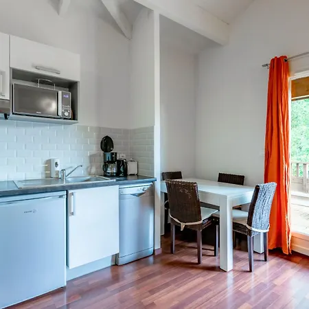 Aparthotel Vacanceole - Les Rives Du Lac 3*