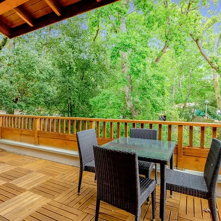 Aparthotel Vacanceole - Les Rives Du Lac 3*